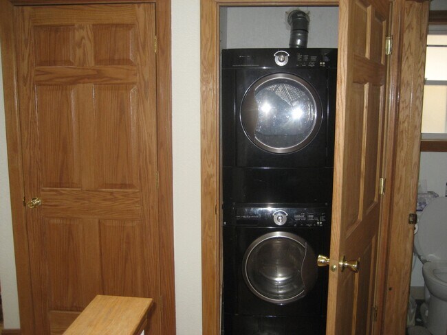 Building Photo - 3246 N Downer Ave