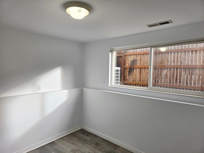 Building Photo - 1968 E 5850 S