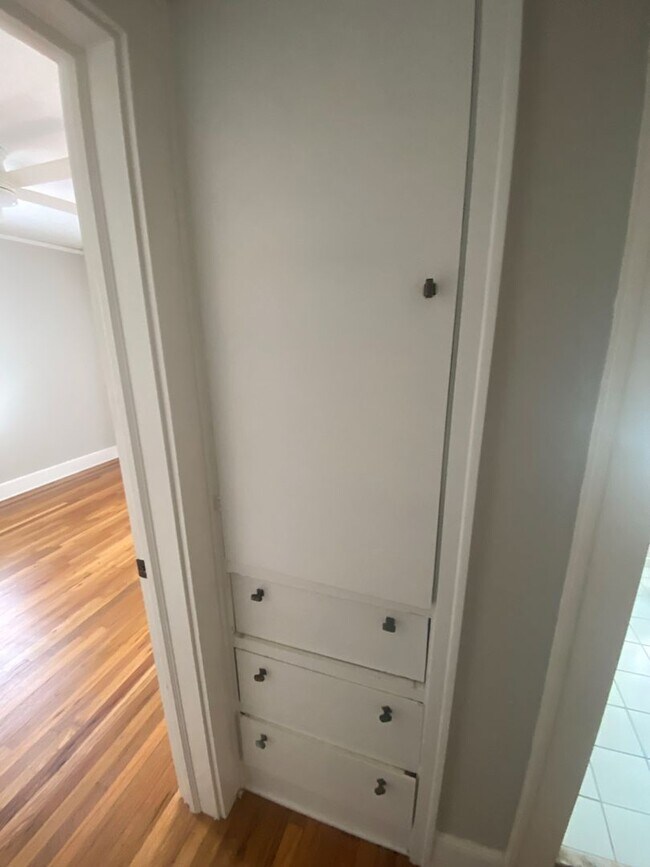 Building Photo - "Get ready to step into your new dream home – it's all set and waiting for you!"