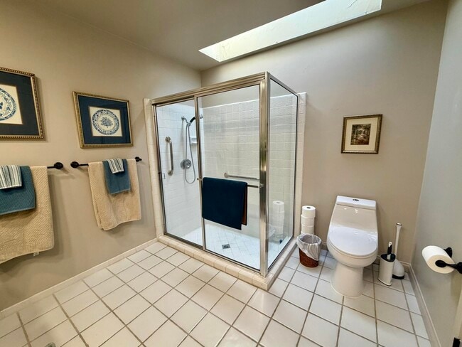 Building Photo - 177 Las Lomas