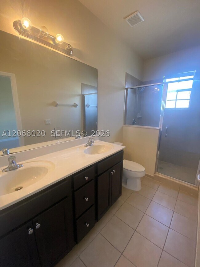 Building Photo - 9438 SW 171st Ct
