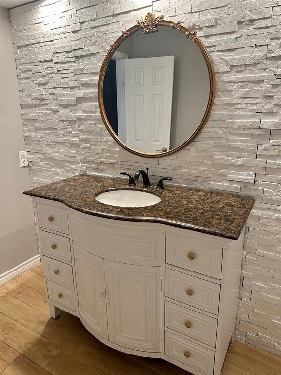 Building Photo - 228 Oak Manor Dr