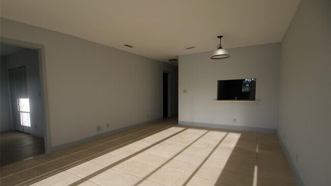 Building Photo - 7355 Woodmont Terrace