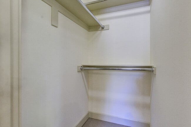 Building Photo - 577 5th St