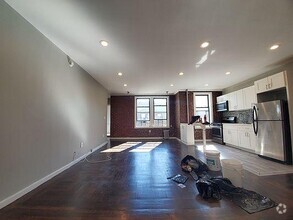 Building Photo - 3 bedroom in BRONX NY 10468