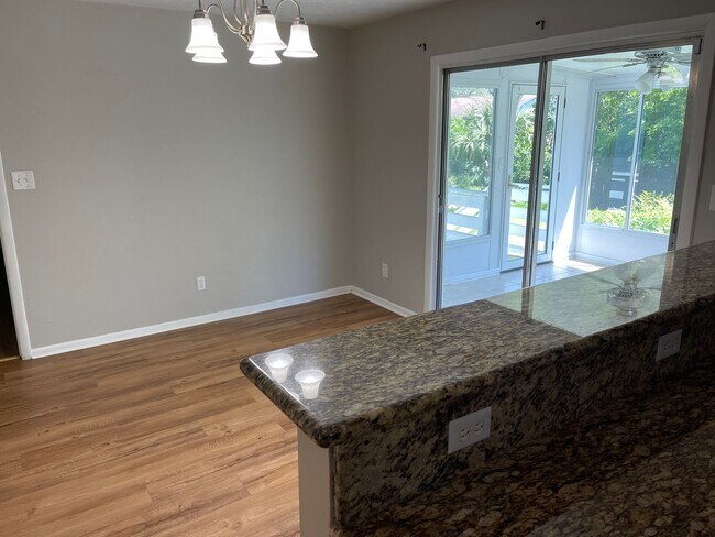 Building Photo - Eastgate Home