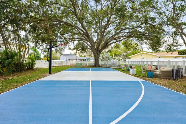 Building Photo - 13478 98th Ave