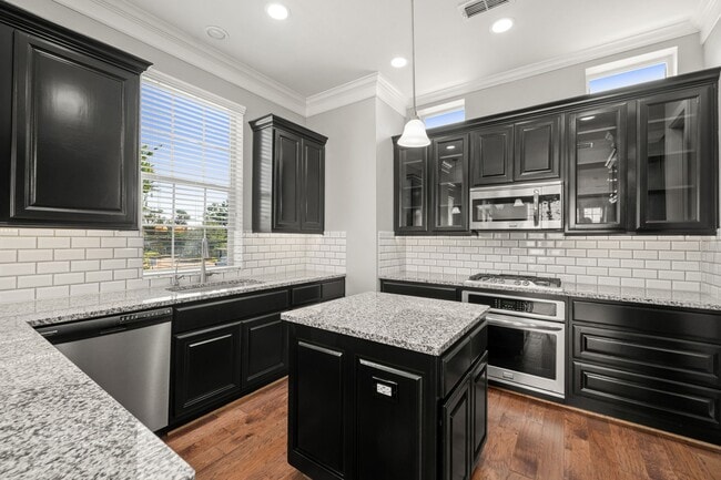 Building Photo - 6703 Highclere Manor Ln