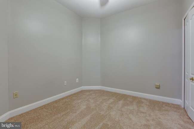 Building Photo - 2111 Ganton Green