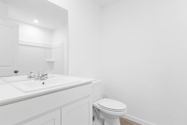 Building Photo - 972 Creek