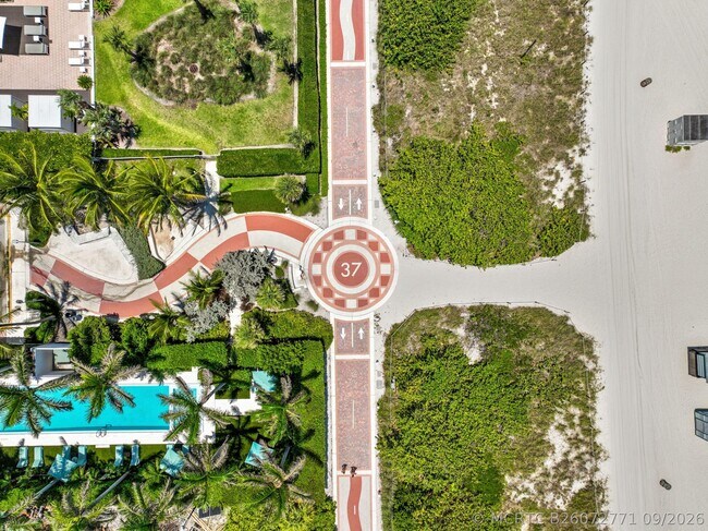 Building Photo - 3710 Collins Ave