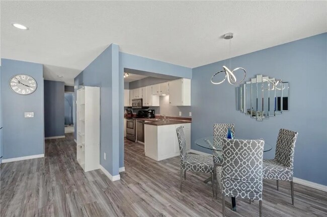 Building Photo - 9486 Kingsview Ln N