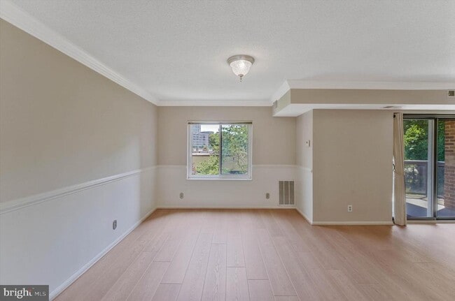 Building Photo - 8360 Greensboro Dr