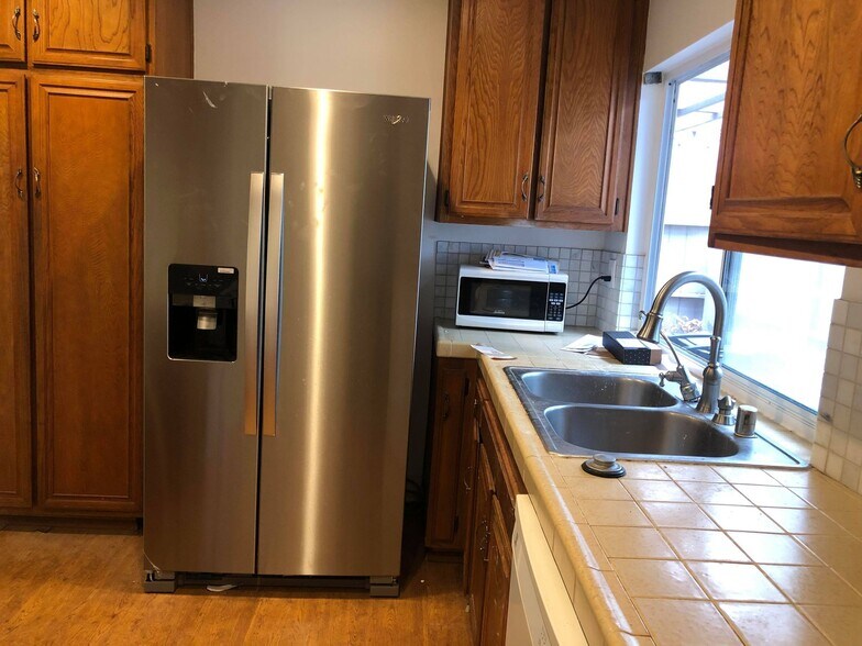 Kitchen; more pictures - 9594 Easter Way