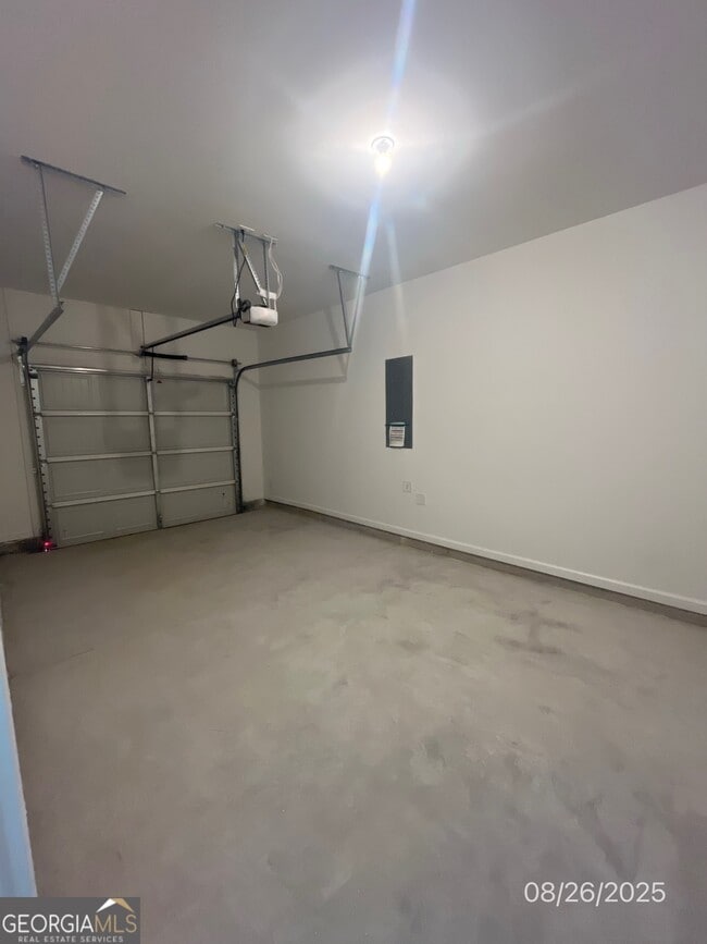 Building Photo - 284 Kenoot Dr