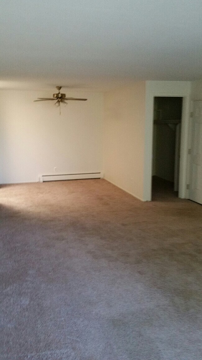 Building Photo - 227 Twelve Mile Rd