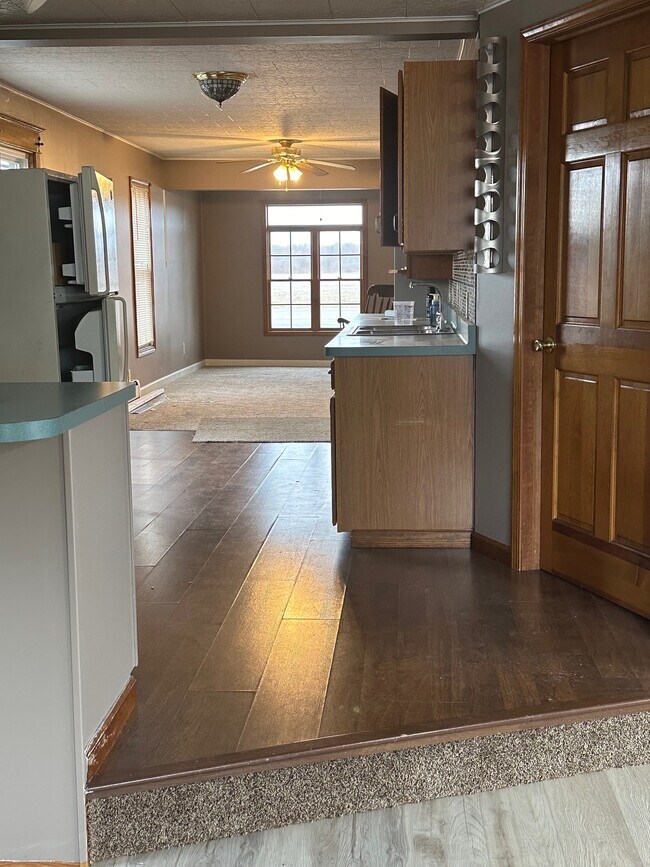 Primary Photo - 6583 S Transit Rd