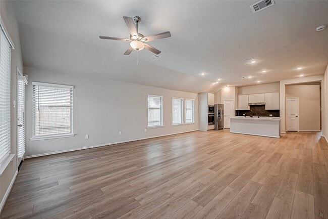 Building Photo - 8539 Int'l Fls Dr