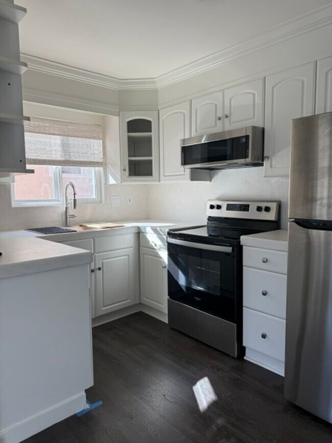 Building Photo - Newly remodeled 2 Bed/1 Bath condo with garage for rent in Paradise Hills.