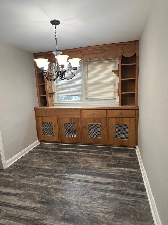 Building Photo - 2 Bedroom 1 Bathroom