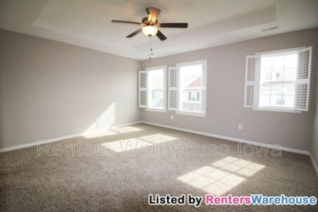 Building Photo - 9155 Coneflower Dr