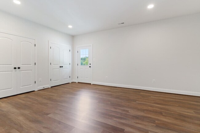 Building Photo - 95 Potomac Ct