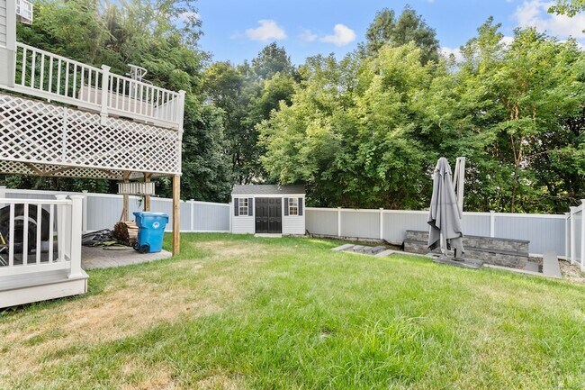 Building Photo - 55 Allen St