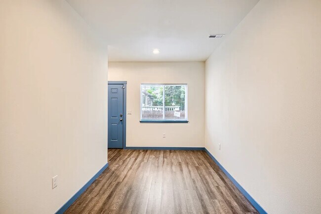 Building Photo - 4783 NE 108th Ave