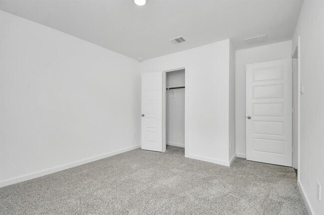 Building Photo - 8519 Swenson Ln