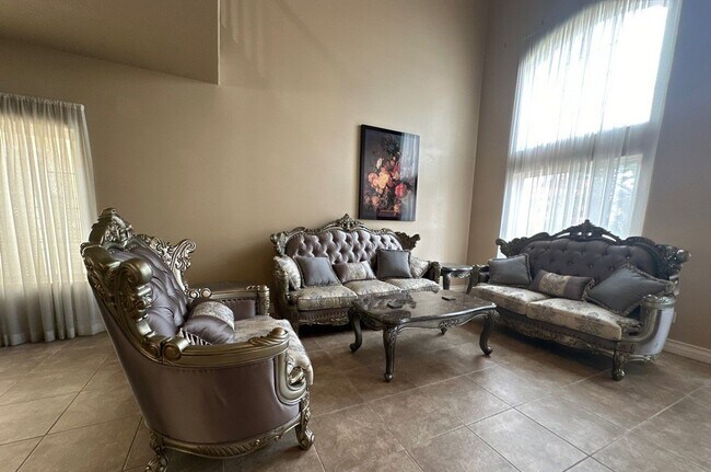 Building Photo - Lakefront Retreat 5BD | 3BTH– Available fo...