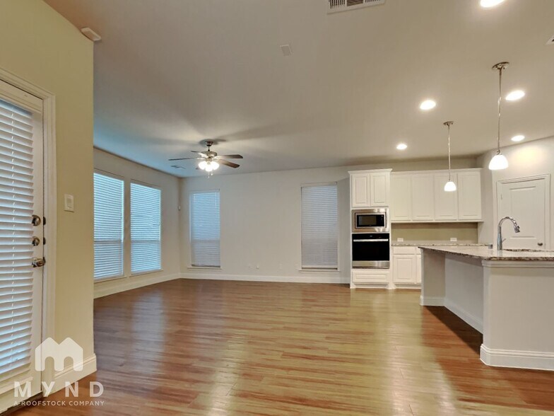 Building Photo - 3105 Damsel Sauvage Ln