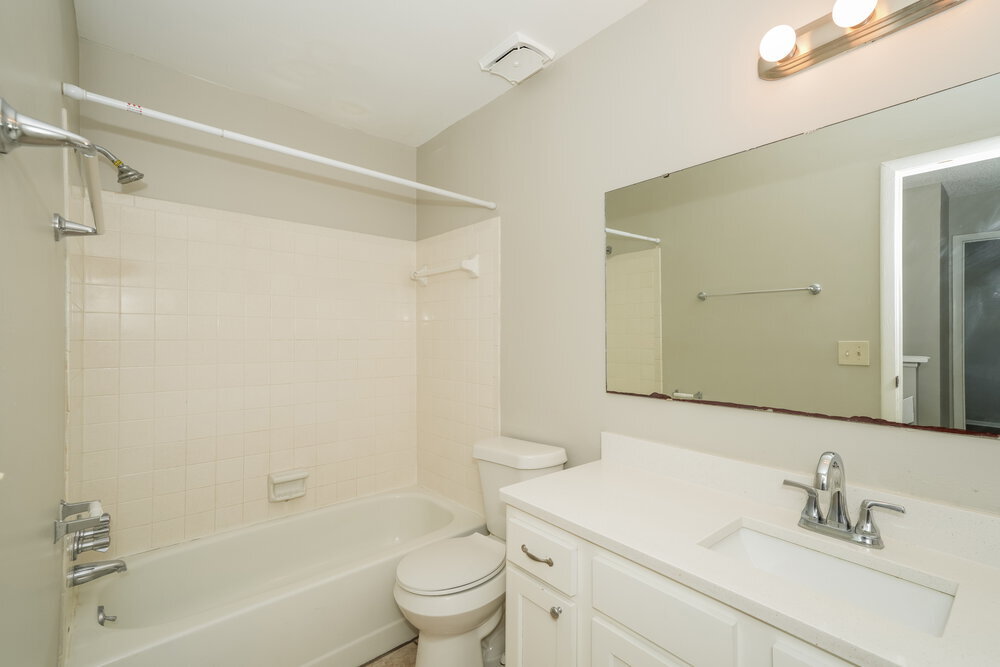 Building Photo - 856 Buttercup Dr