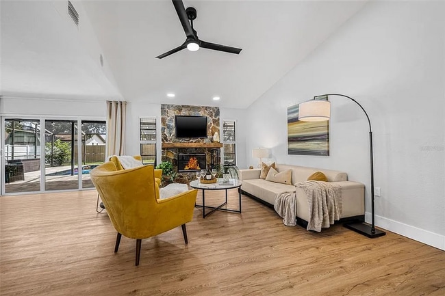 Building Photo - Charming 3-Bedroom Home with Large Fenced ...