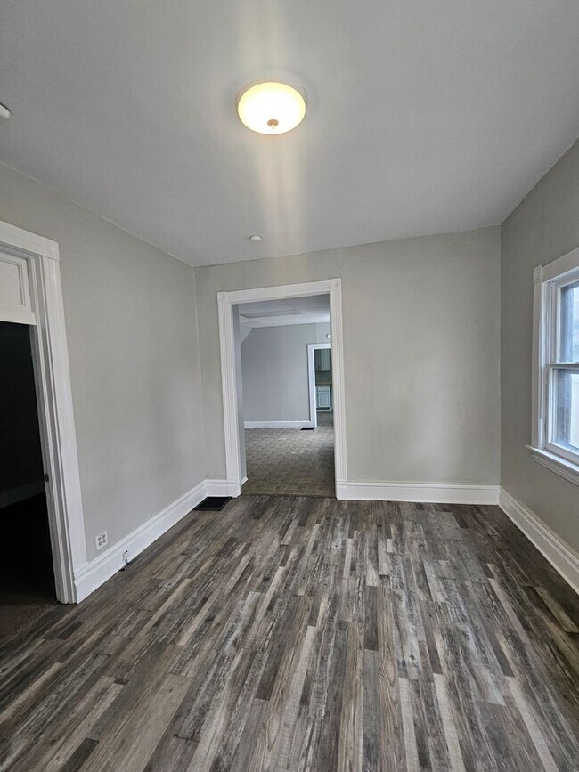 Building Photo - 4bed/2bath house  (EHA APPROVED)