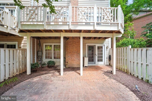 Building Photo - 10189 Castlewood Ln