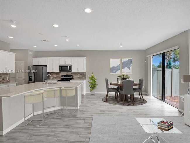 Building Photo - 8330 Rearing Ln