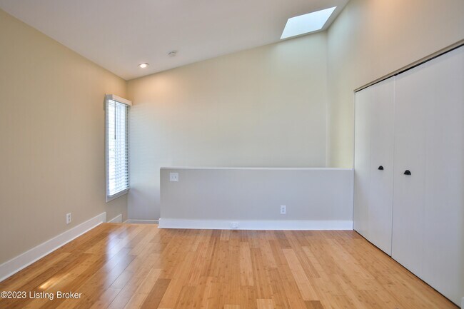 Building Photo - 2525 George Rogers Clark Pl