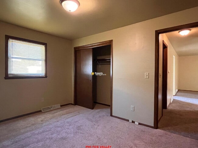 Building Photo - 2 Bedroom 1 Bath Duplex