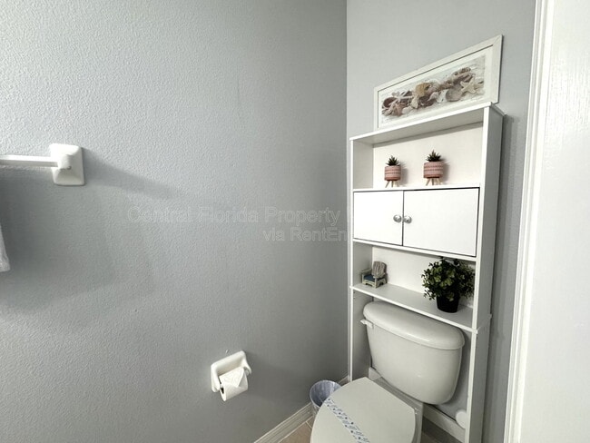 Building Photo - 736 Kildrummy Dr