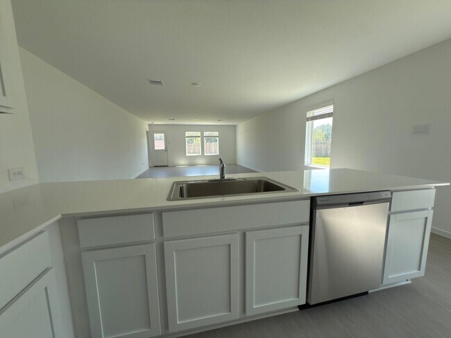 Building Photo - 3020 Huntersville Dr