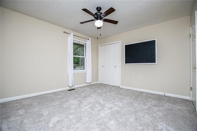 Building Photo - 1499 Stonington Ct