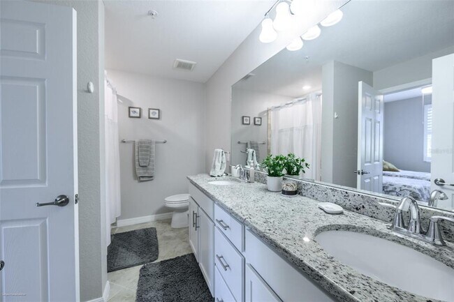 Building Photo - 14061 Heritage Landing Blvd