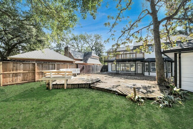 Building Photo - 616 S Rivershire Dr