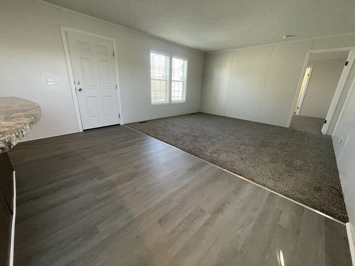 Building Photo - 15835 Marentette Dr