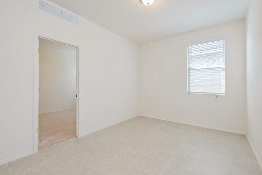 Building Photo - 12709 N Berwick Dr
