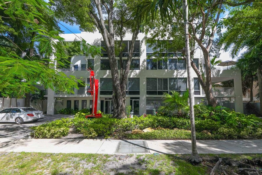 Primary Photo - 2100 Brickell Ave