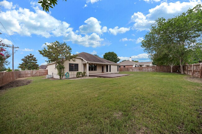 Building Photo - 1214 Sugar Land Dr