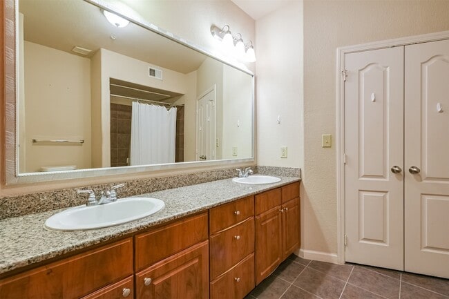 Building Photo - 1711 Old Spanish Trl