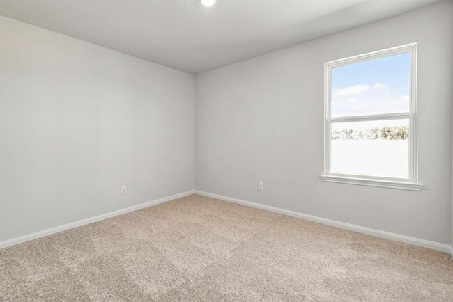 Building Photo - 6410 Elm St
