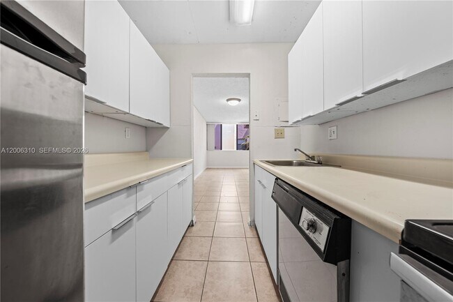 Building Photo - 10500 SW 108th Ave